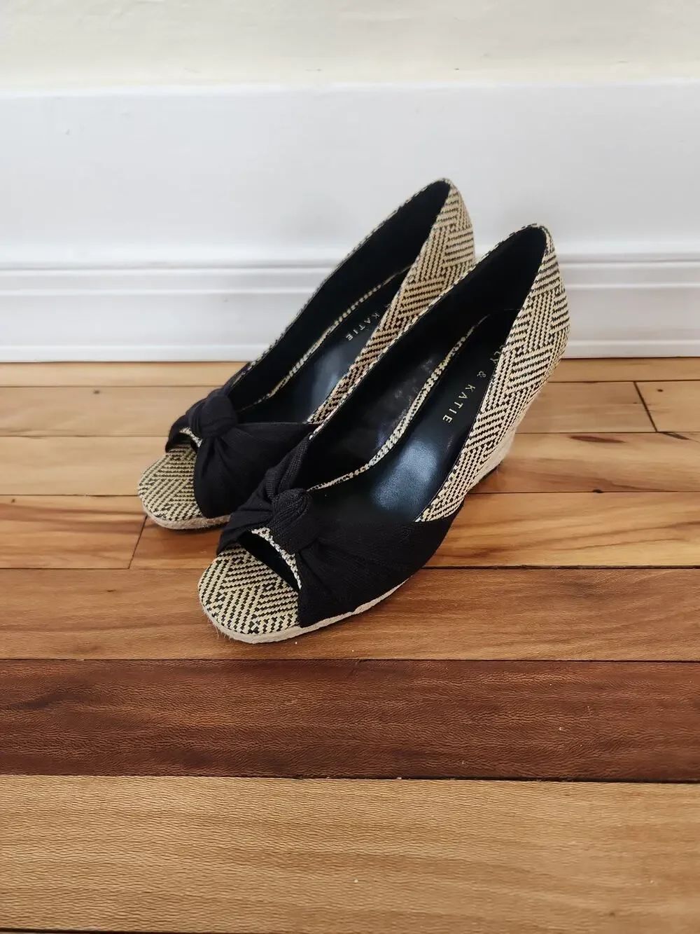Kelly & Katie Bow Peep Toe Wedge Sandals Fabric Women's Heels 8.5 Espadrille